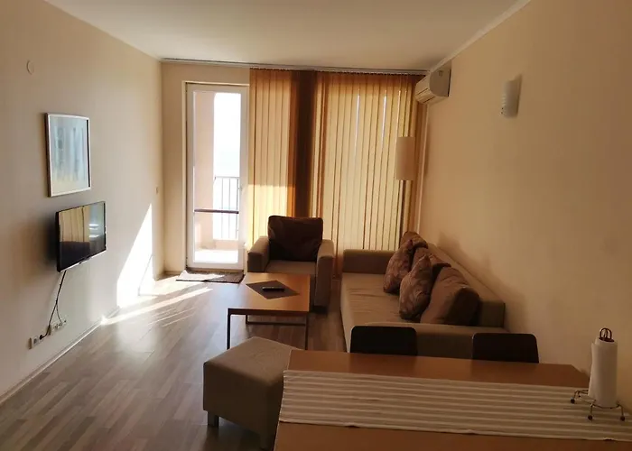 б306 в бийч на първа линия с перфектен изглед към плажа!