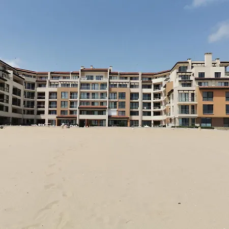 б306 в бийч на първа линия с перфектен изглед към плажа! Appartement Obzor