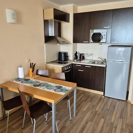 б306 в бийч на първа линия с перфектен изглед към плажа!