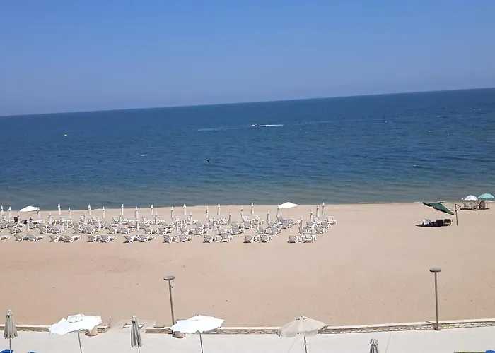 Lägenhet б306 в бийч на първа линия с перфектен изглед към плажа!