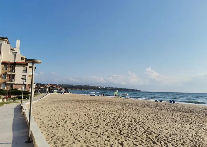 б306 в бийч на първа линия с перфектен изглед към плажа! Obzor